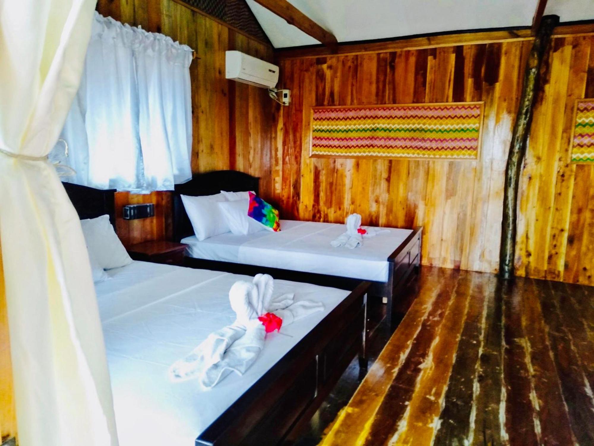 White Beach Front And Cottages Buruanga Habitación foto
